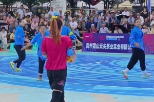 楊毅：中國(guó)籃球今夏四線(xiàn)作戰(zhàn)三線(xiàn)全敗，現(xiàn)在壓力都來(lái)到男籃和楊瀚森這了